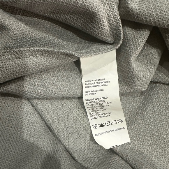 IZOD Golf Performance Quarter‑Zip — Gray (XL) - Picture 7 of 7